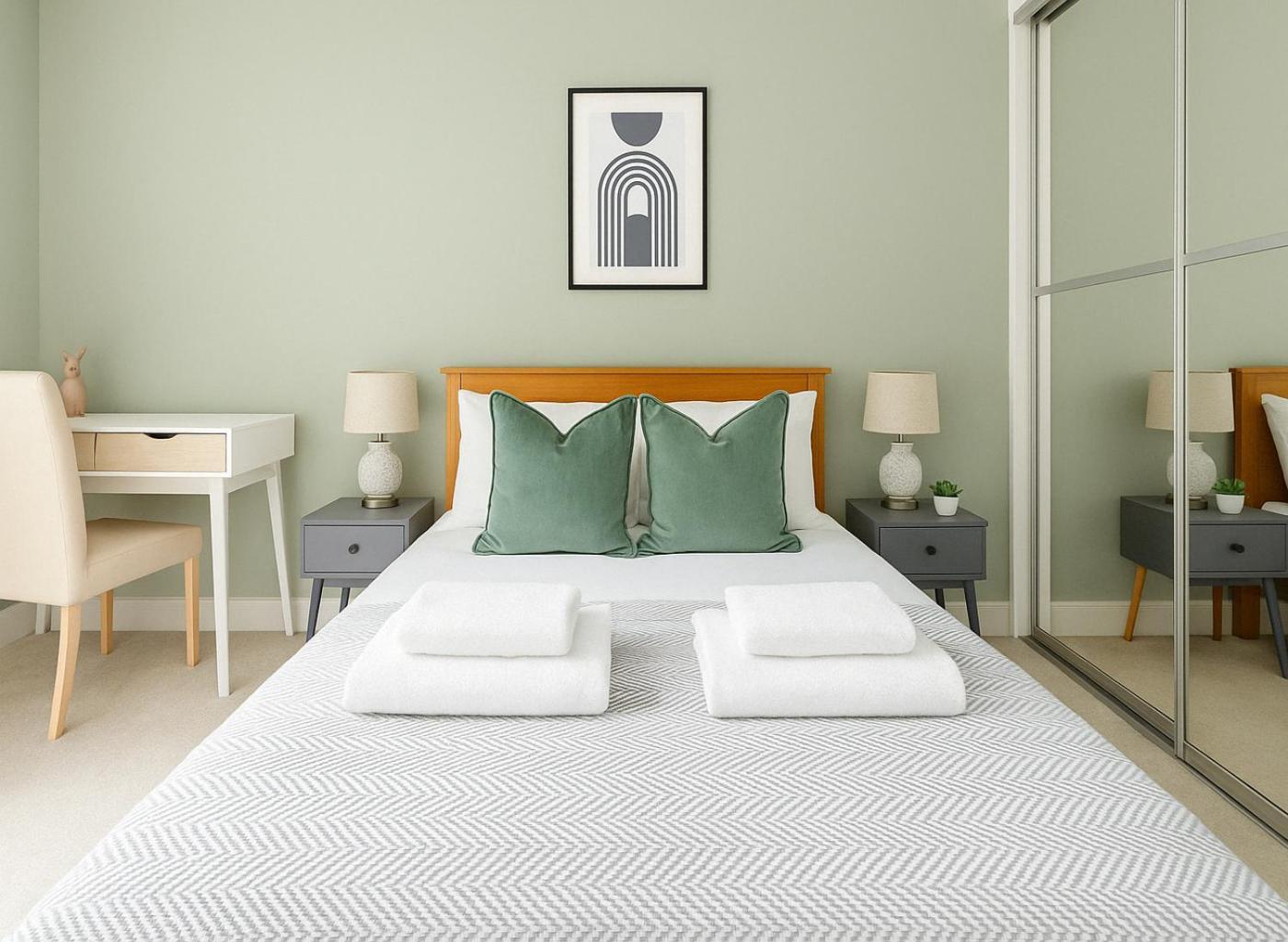 2 Bed Balcony Flat In Islington Appartement Londen