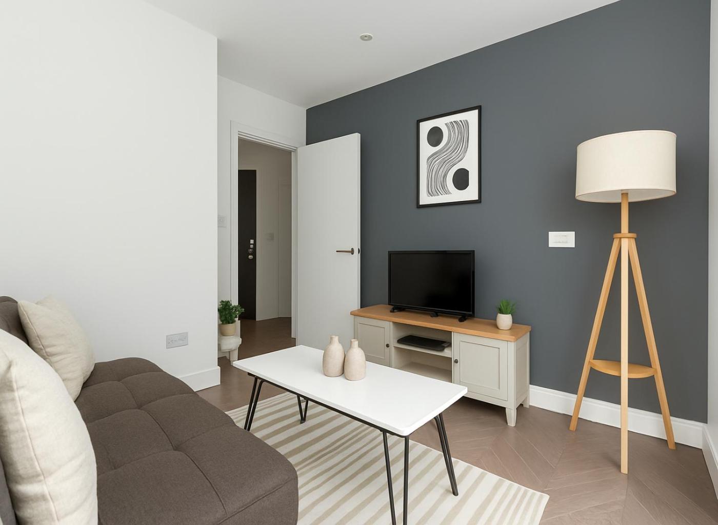 2 Bed Balcony Flat In Islington Appartement Londen